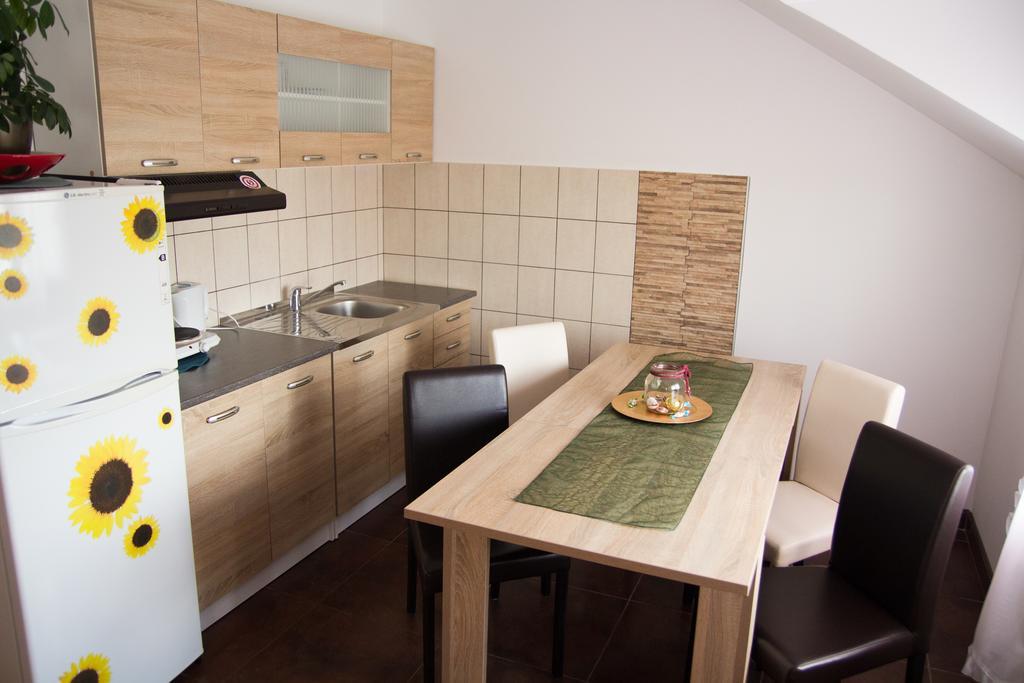 Airport Apartments Белград Экстерьер фото