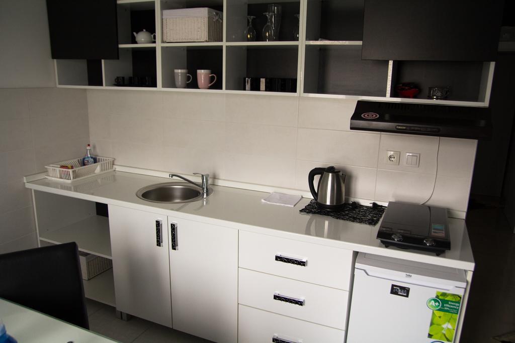 Airport Apartments Белград Экстерьер фото