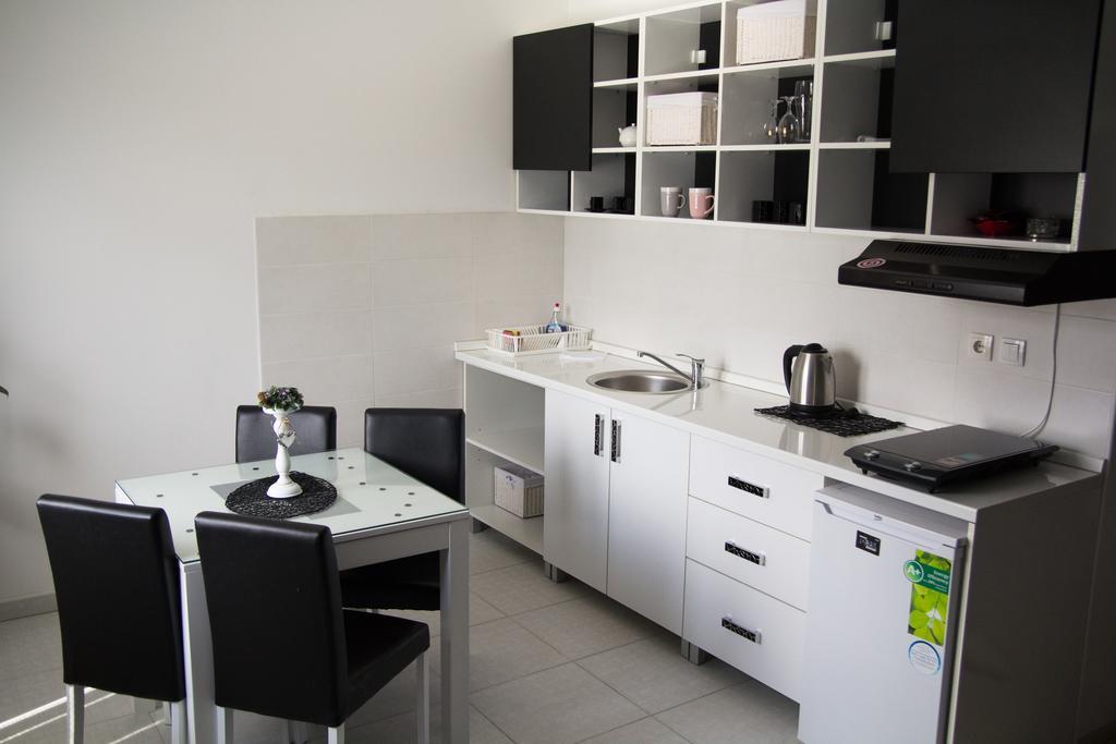 Airport Apartments Белград Экстерьер фото