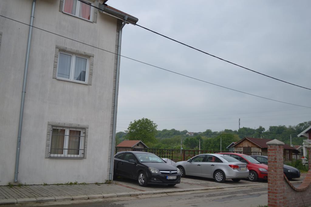 Airport Apartments Белград Экстерьер фото