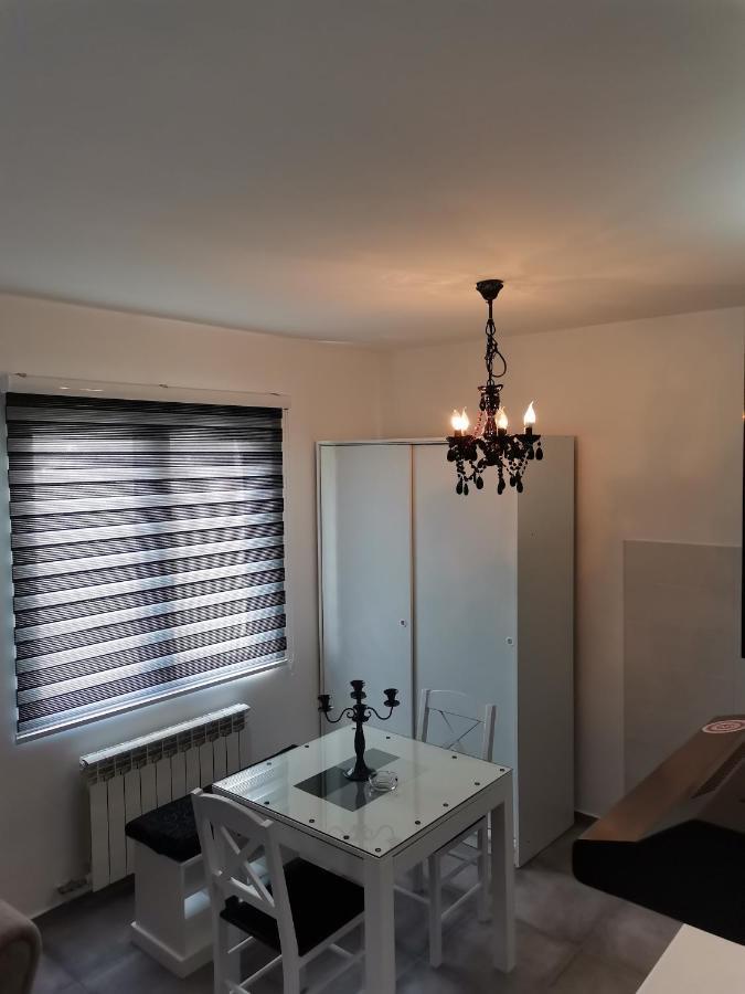 Airport Apartments Белград Экстерьер фото