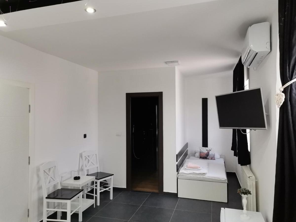 Airport Apartments Белград Экстерьер фото